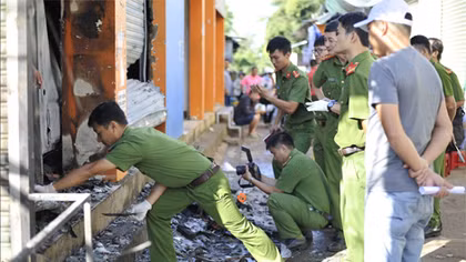 Cháy tiệm hoa khiến 2 người tử vong