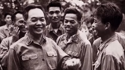 Trưng bày sách về Đại tướng Võ Nguyên Giáp