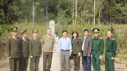 Bông hoa thép giữa đại ngàn