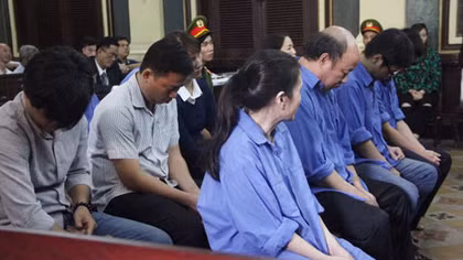 Đề nghị tử hình giám đốc chi nhánh ngân hàng tham ô hàng chục tỷ đồng