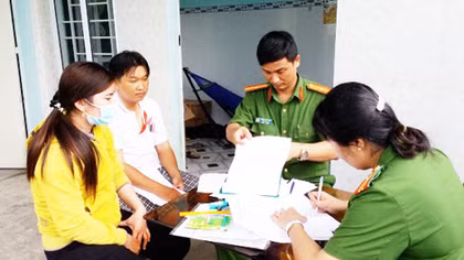 Tạm giữ gần 1 tấn thuốc bảo vệ thực vật sản xuất trái phép 