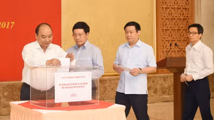 Lãnh đạo Chính phủ quyên góp ủng hộ khắc phục hậu quả mưa lũ