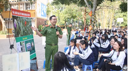 Học viện CSND tuyên truyền pháp luật về ma túy cho học sinh