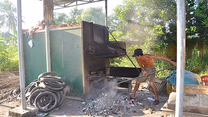 Tạm ngưng hoạt động 2 lò đốt rác thải khí độc ra môi trường