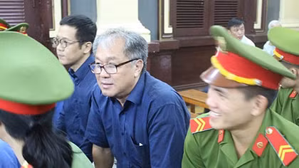 Bà Hứa Thị Phấn đã bán nợ cho Phạm Công Danh như thế nào?