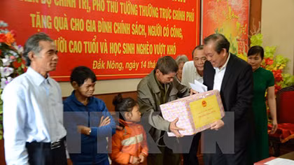 Phó Thủ tướng Trương Hòa Bình tiếp đoàn người có công tỉnh Kon Tum