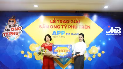 Khách hàng “săn ong tỷ phú” trúng 330 triệu đồng