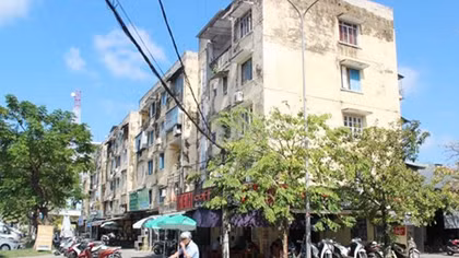 Người dân được quyền chọn nhà đầu tư để xây dựng lại khu chung cư Đống Đa