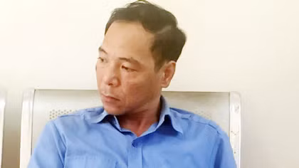 Cuộc trò chuyện rùng mình với kẻ biến thái khoác áo thanh tra giao thông