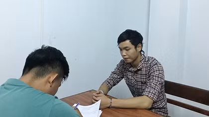 Tờ hóa đơn rút tiền tố hung thủ cướp tiệm vàng ở Đà Nẵng