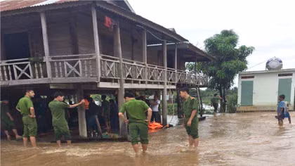 Lũ dâng đột ngột, một người bị nước cuốn tử vong