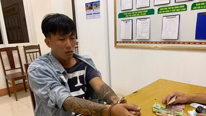 Bị bắt tàng trữ ma túy, đòi hối lộ Công an cả trăm triệu
