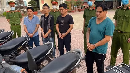 Lười lao động, 4 đối tượng có tiền án, tiền sự rủ nhau trộm xe máy 