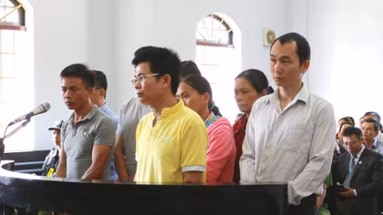 Xét xử kẻ lợi dụng chống tiêu cực để đòi hối lộ