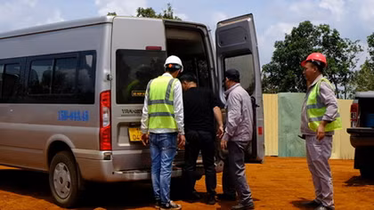 Vụ hàng trăm công nhân Trung Quốc lao động chui: Trách nhiệm thuộc về ai?