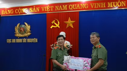 Thứ trưởng Nguyễn Văn Sơn thăm và làm việc với Cục An ninh Tây Nguyên