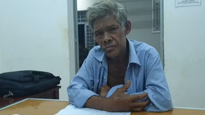 Mâu thuẫn gia đình, bố dùng dao đâm con trai tử vong