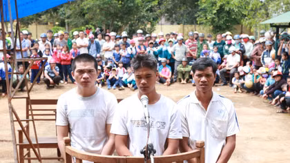 Vi phạm giao thông còn dùng dao chém CSGT gây thương tích