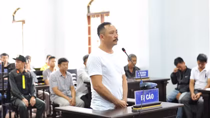 Tuyên án trùm gỗ lậu Phượng “râu” và 24 đồng phạm