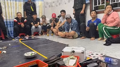 Thuê hàng chục đối tượng cảnh giới sòng bạc 