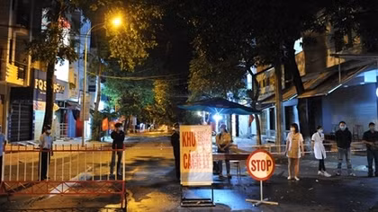 Niềm vui òa vỡ của người dân Buôn Ma Thuột khi dỡ lệnh phong tỏa