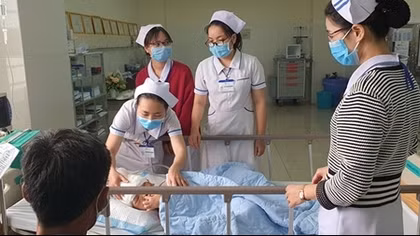 Nghi án cha bị tâm thần chém con trai 4 tuổi nguy kịch