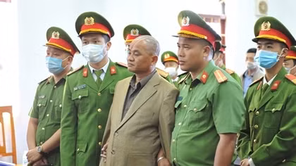Bí thư xã giết người đốt xác để trục lợi tiền bảo hiểm nhận án tử