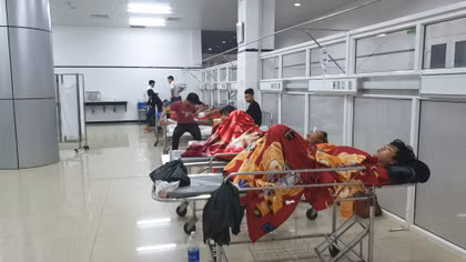 Nối cánh tay đứt lìa cho nạn nhân trong vụ lật xe khách