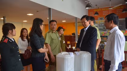 Kết luận ban đầu về 2 cơ sở chế rượu "siêu rẻ" tại Hưng Yên