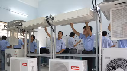Ô tô con bắt buộc phải dán nhãn năng lượng từ 2018