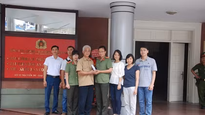 Trường Mẫu-Trường ngoại cảm Tố Dương ủng hộ đồng bào Tây Bắc hơn 40 triệu đồng