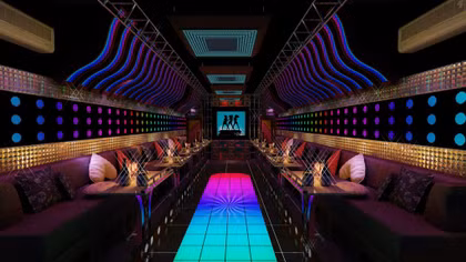 Bỏ quy định không được uống rượu trong phòng karaoke