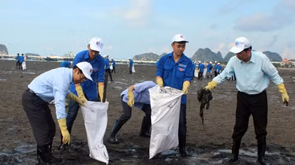Cùng chung tay giữ màu xanh của biển