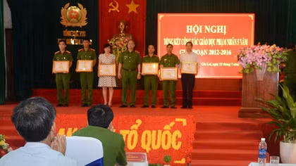 Giáo dục phạm nhân bằng tấm lòng nhân ái...