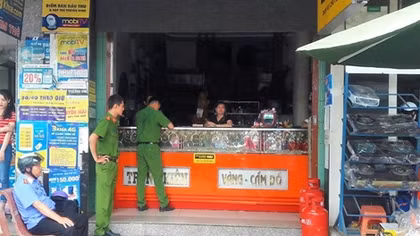 Vờ mua vàng rồi cướp giật