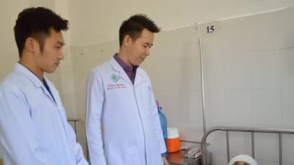 Cứu sống bệnh nhân bị máy xát gạo cuốn lóc hết da đầu 