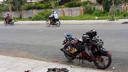 Giận vợ… một thanh niên ở Sóc Trăng phá banh xe “xịn”