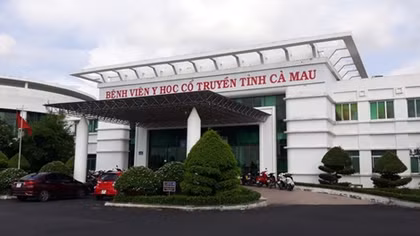 Kiến nghị lập bệnh viện mới để sử dụng thiết bị thừa 