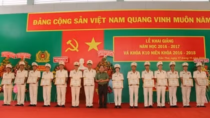 Trường Trung cấp CSND III khai giảng năm học mới