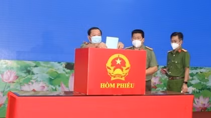 Công an TP Cần Thơ bỏ phiếu sớm, tăng cường bảo vệ bầu cử
