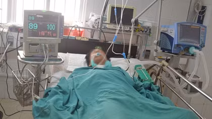 4 giờ nghẹt thở phẫu thuật cứu người đàn ông bị đâm thấu tim
