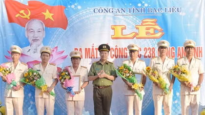 Công an Bạc Liêu ra mắt Tổ phản ứng nhanh 238