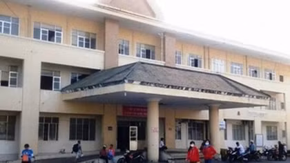 Bán hàng rong cho bệnh nhân nhiễm COVID-19