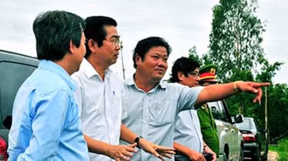 Kỷ luật cảnh cáo nguyên Bí thư Huyện ủy cho ngân sách vay tiền