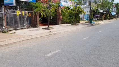 Chủ nợ đâm chết con nợ ngay trước quán nhậu 