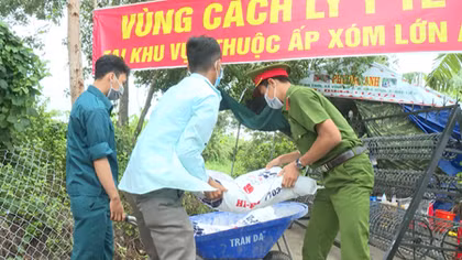 Những mâm cơm nghĩa tình giữa mùa dịch