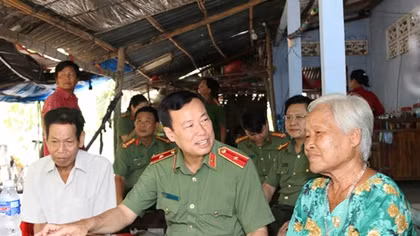 Thứ trưởng Lê Tấn Tới làm việc tại Hậu Giang và Bạc Liêu