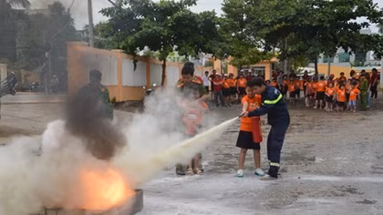 Học viên nhí hào hứng với lớp tập huấn PCCC