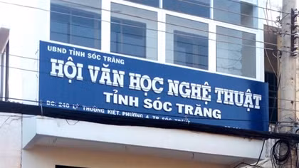 Cho thôi việc Phó Chủ tịch Hội Văn học nghệ thuật tỉnh Sóc Trăng