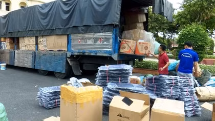 Phát hiện xe tải chở hàng không rõ nguồn gốc xuất xứ